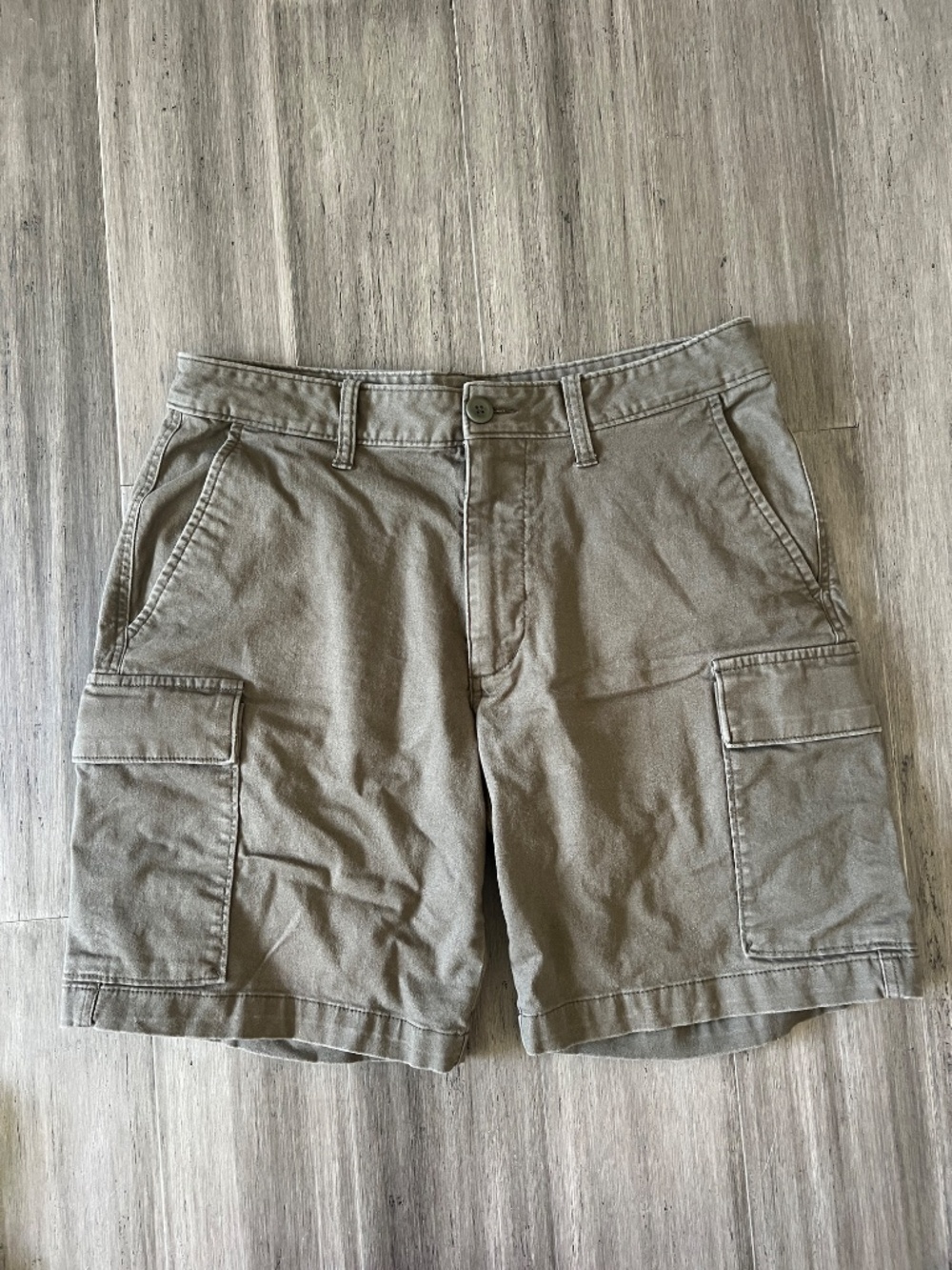 Men's Old Navy Heritage Green Lived-In Straight Cargo Shorts 31